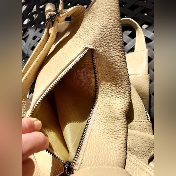 Genuine Leather Cream Colored Backpack  Purse Made in Italy - Picture 7 of 13